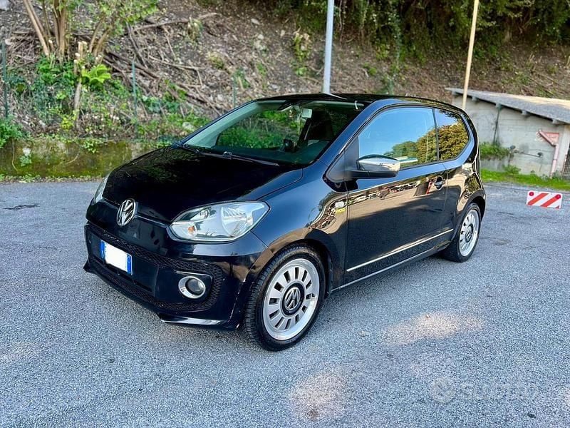 Nero Usata 2013 VW up! Due volumi | 4700 € (Ottimo prezzo) - Immagine 1/4