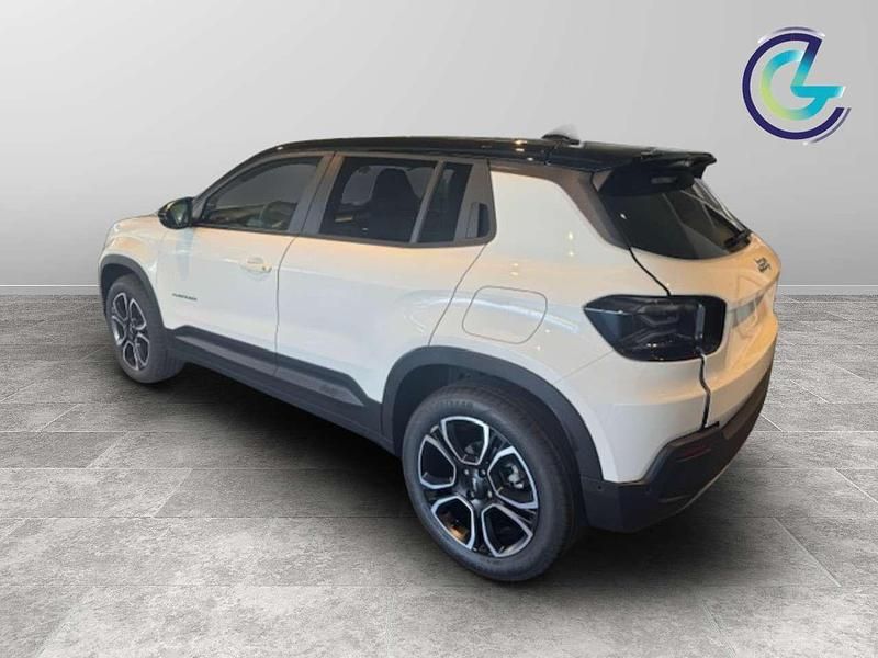 Usata Jeep Avenger Summit 101 CV (74 kW) 2024 Snow + tetto volcano SUV