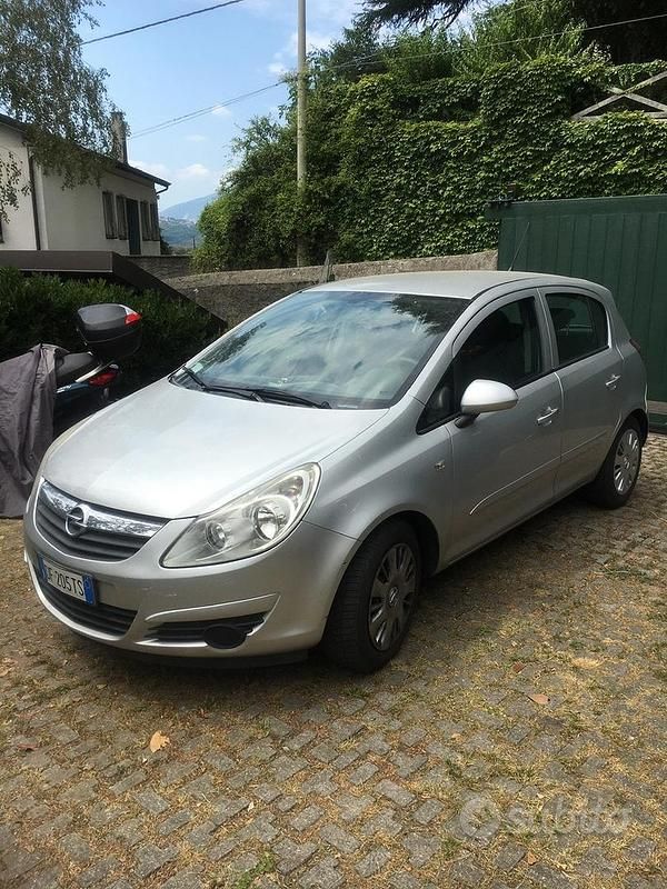 Usata 2007 Opel Corsa Tre volumi | 2850 € (Buon prezzo) - Immagine 1/2