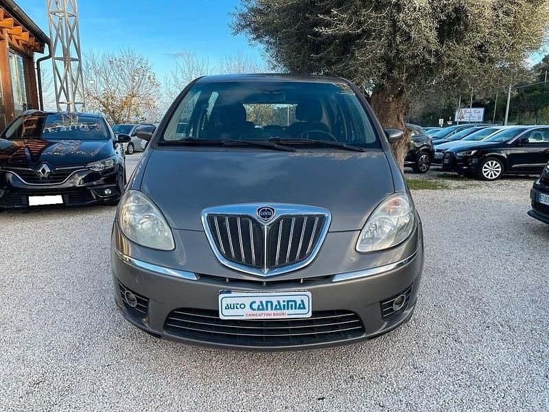 Usata Lancia Musa 89 CV (65 kW) 2008 Grigio Monovolume