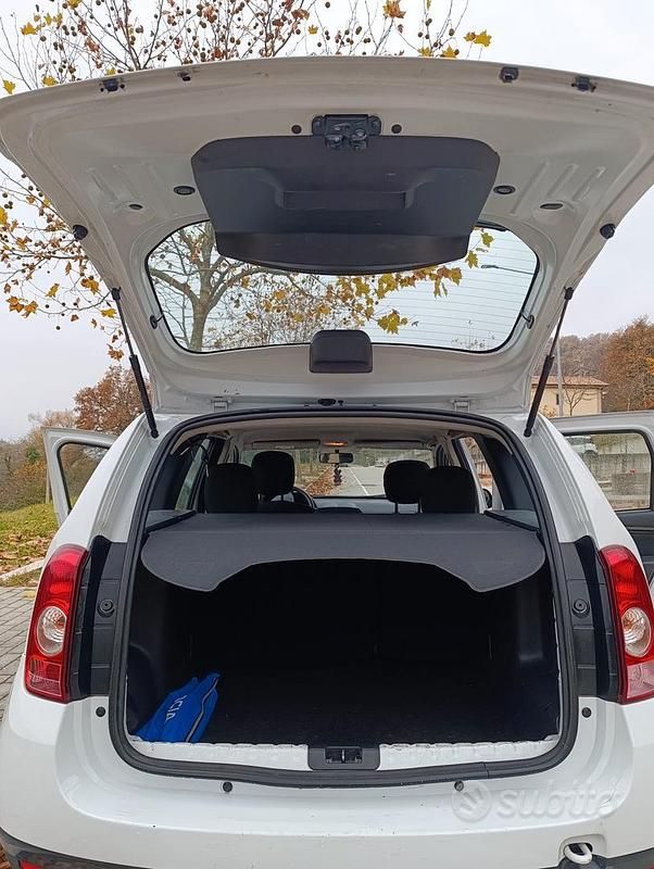 Usata Dacia Duster Lauréate 107 CV (78 kW) 2012 Bianco Berlina