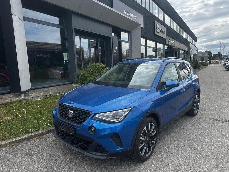 Nuova Seat Arona Black Edition 95 CV (69 kW) 2025 Blu SUV