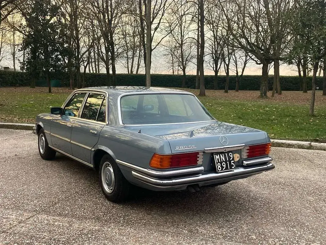 Usata Mercedes S280 179 CV (131 kW) 1973 Blu/azzurro Berlina