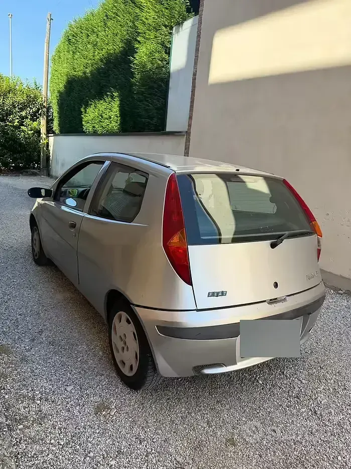Usata Fiat Punto 80 CV (58 kW) 2003 Grigio Utilitaria