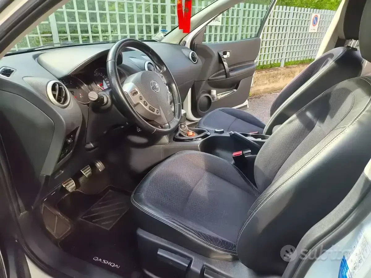 Usata Nissan Qashqai 360º 131 CV (96 kW) 2013 Bianco SUV