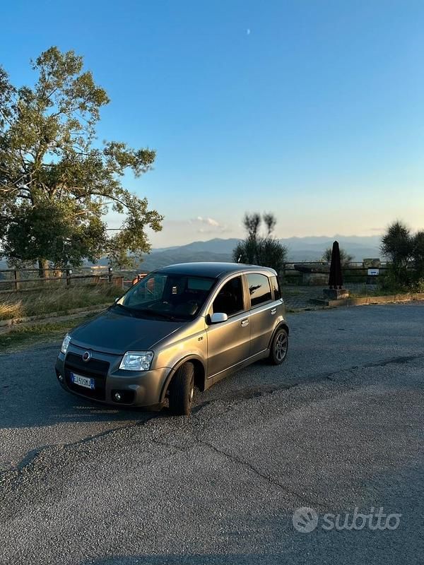 Usata Fiat Panda 101 CV (74 kW) 2007 Grigio Utilitaria