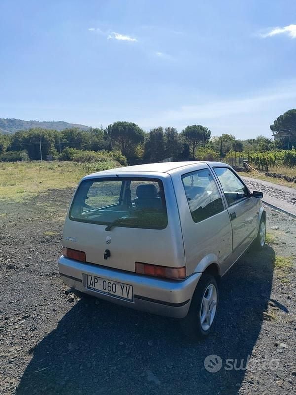 Käytetty Fiat Cinquecento 54 HP (39 kW) 1998 Viistoperä
