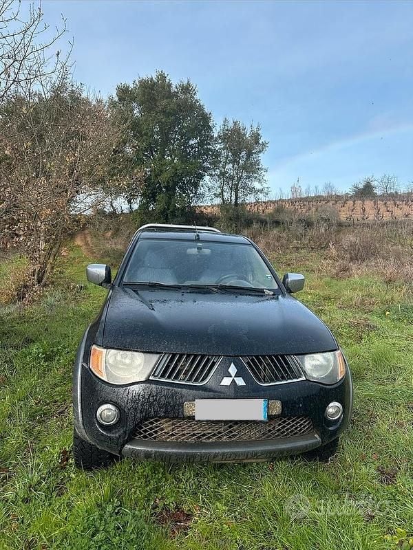 Usata Mitsubishi L200 136 CV (100 kW) 2006 Nero Pick-up