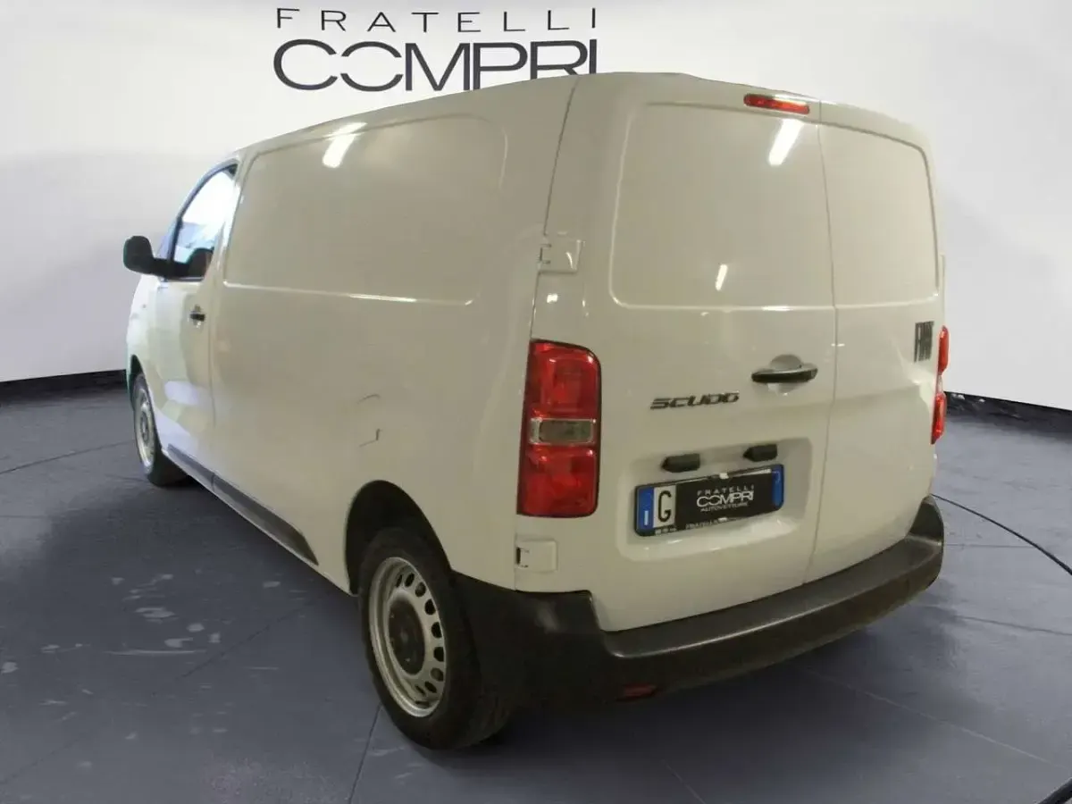 Begagnad Fiat Scudo 144 HK (105 kW) 2024 Vit Van