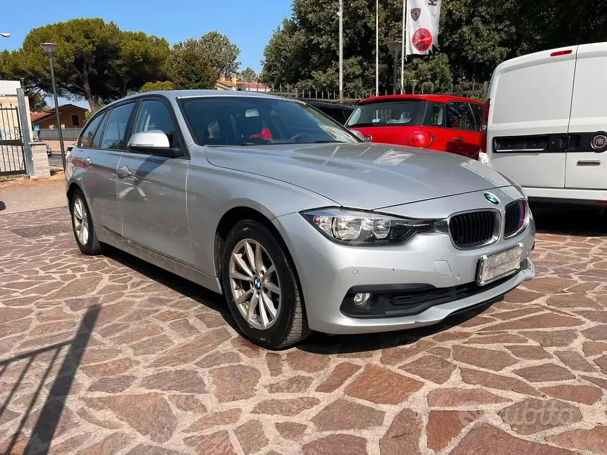 Usata BMW 318 150 CV (110 kW) 2015 Grigio Berlina