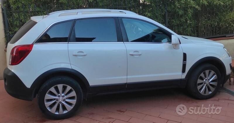 Bianco Usata 2013 Opel Antara SUV | 7900 € (Buon prezzo) - Immagine 1/4