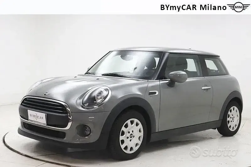 Usata Mini ONE 75 CV (55 kW) 2021 Nero Utilitaria