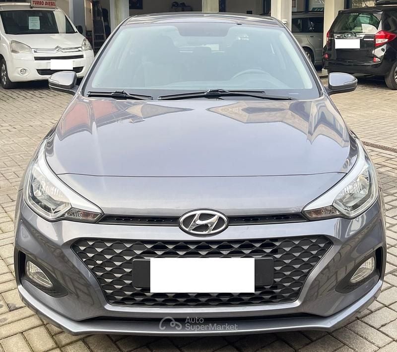 Usata Hyundai i20 75 CV (55 kW) 2019 Grigio Utilitaria