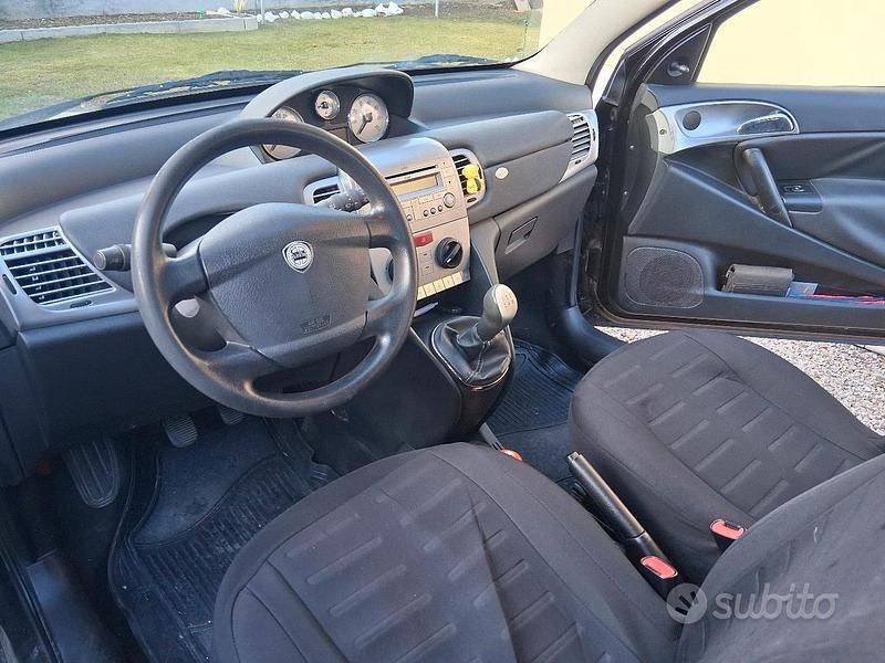 Usata Lancia Ypsilon 69 CV (50 kW) 2008 Nero Utilitaria
