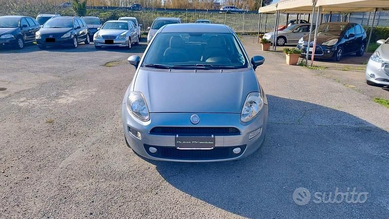 Usata Fiat Punto 77 CV (56 kW) 2012 Grigio Berlina