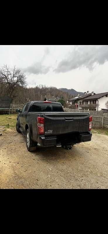Usata Isuzu D-Max 163 CV (119 kW) 2025 Nero Pick-up