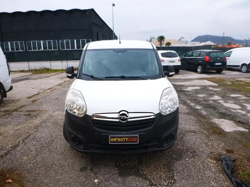 Usata Opel Combo 90 CV (66 kW) 2015 Bianco Monovolume