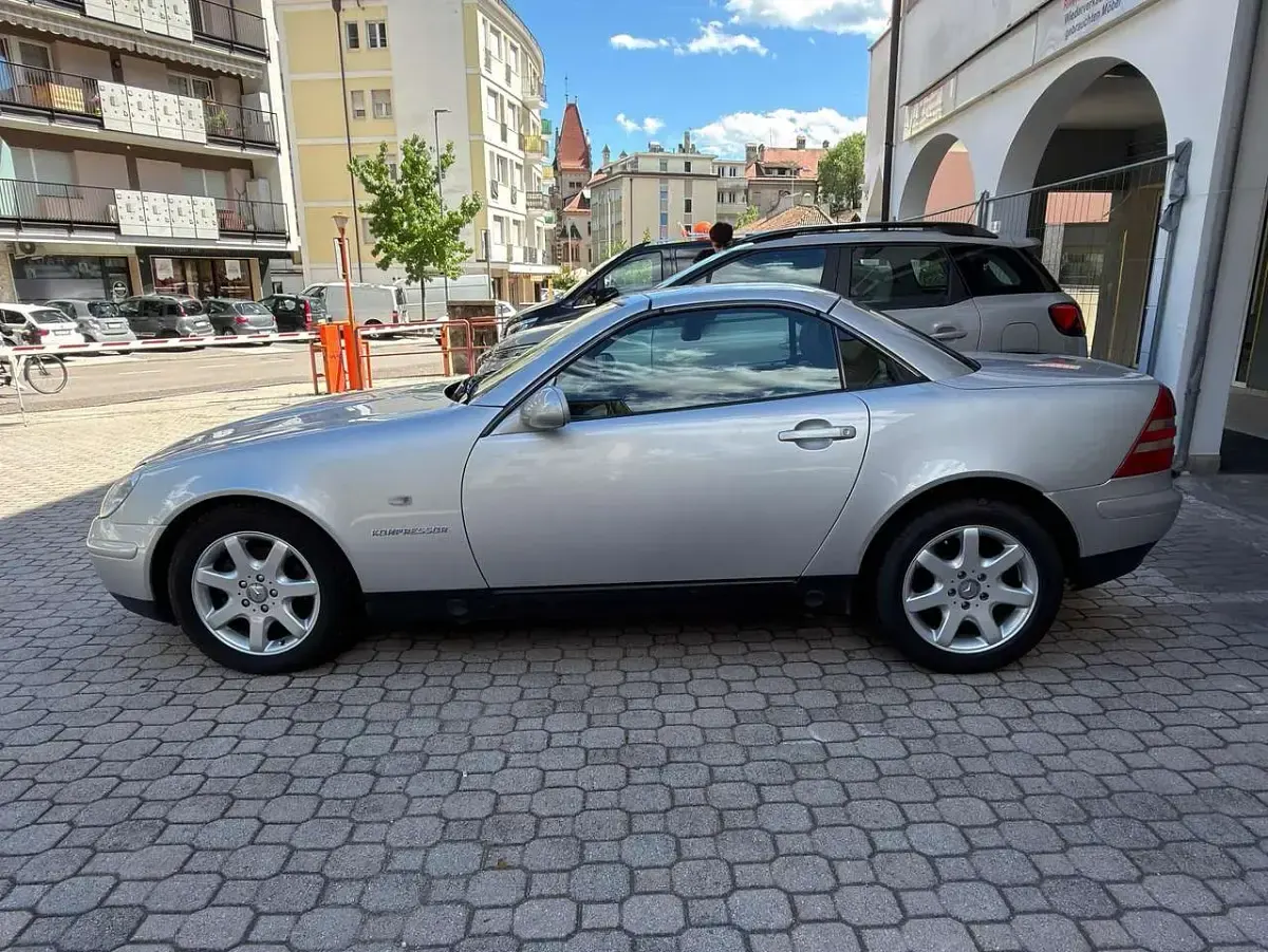 Usata Mercedes SLK230 193 CV (141 kW) 1997 Argento Cabrio