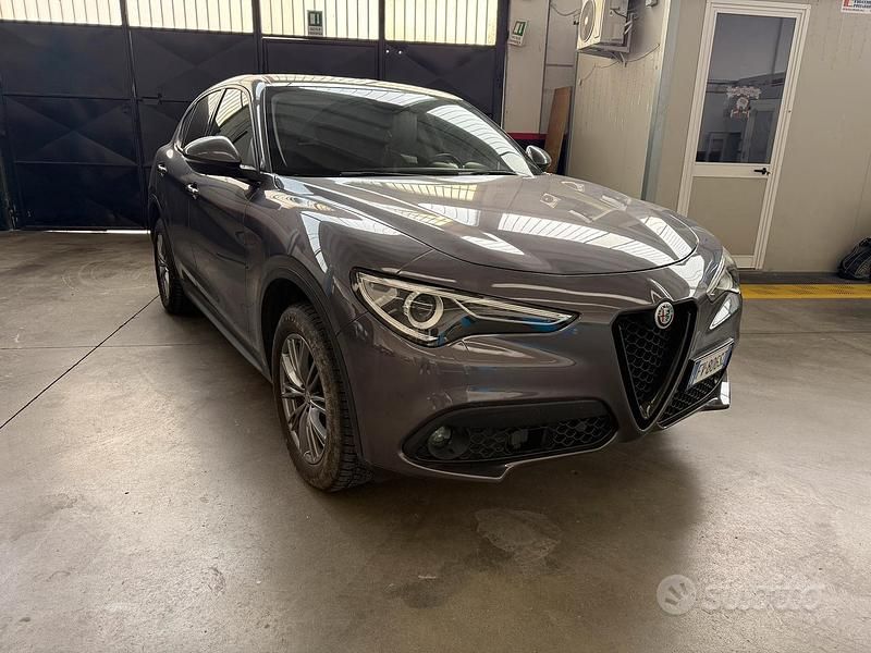 Usata Alfa Romeo Stelvio 190 CV (139 kW) 2019 Grigio SUV