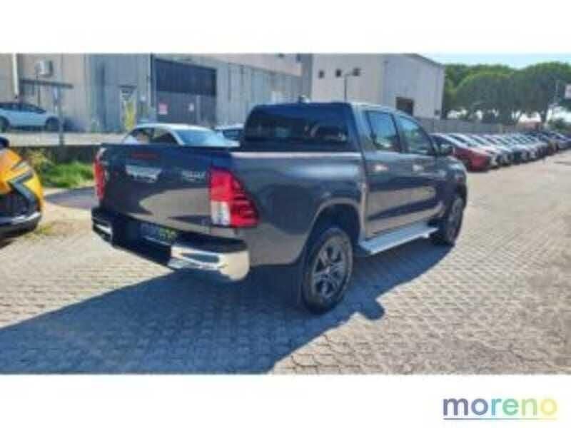 Usata Toyota HiLux Lounge 150 CV (110 kW) 2023 Grigio Pick-up