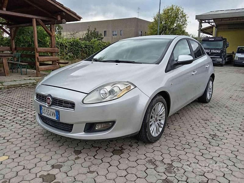 Grigio Usata 2008 Fiat Bravo Due volumi | 2900 € (Buon prezzo) - Immagine 1/4