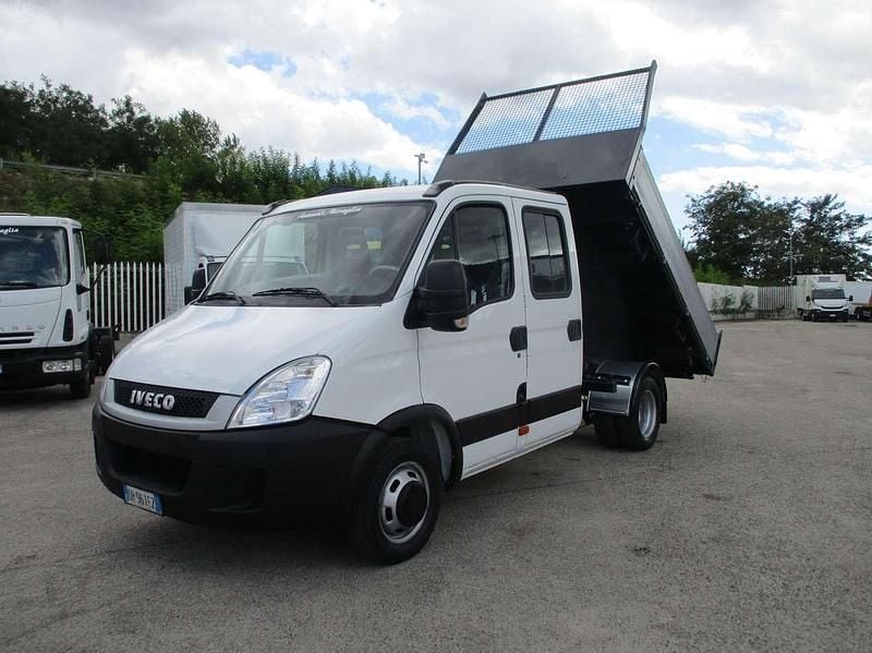 Usata Iveco Daily 106 CV (77 kW) 2010 Bianco Berlina