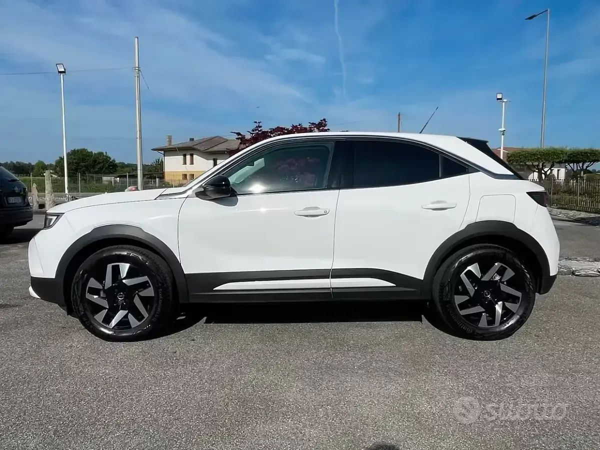 Usata Opel Mokka Elegance 101 CV (74 kW) 2023 Bianco SUV