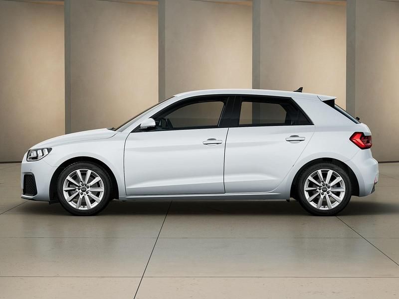 Nuova Audi A1 Sportback Business 116 CV (85 kW) 2025 Bianco ghiacciaio metallizzato Utilitaria