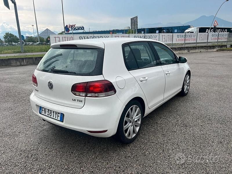 Usata VW Golf VI Highline 105 CV (77 kW) 2010 Bianco Utilitaria