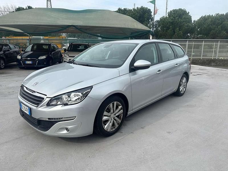 Argento Usata 2015 Peugeot 308 SW Active Station wagon | 7500 € (Ottimo prezzo) - Immagine 1/4