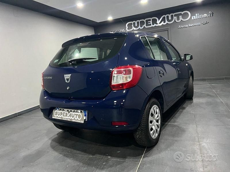 Usata Dacia Sandero Ambiance 75 CV (55 kW) 2014 Blu Berlina