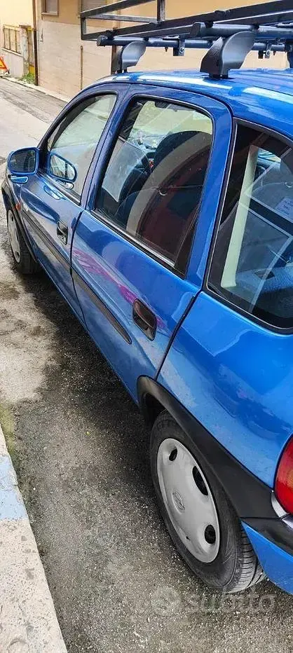Używany Opel Corsa Swing 54 KM (39 kW) 1999 Niebieski Sedan/Limuzyna