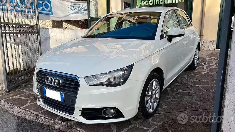 Usata Audi A1 Attraction 90 CV (66 kW) 2014 Bianco Utilitaria