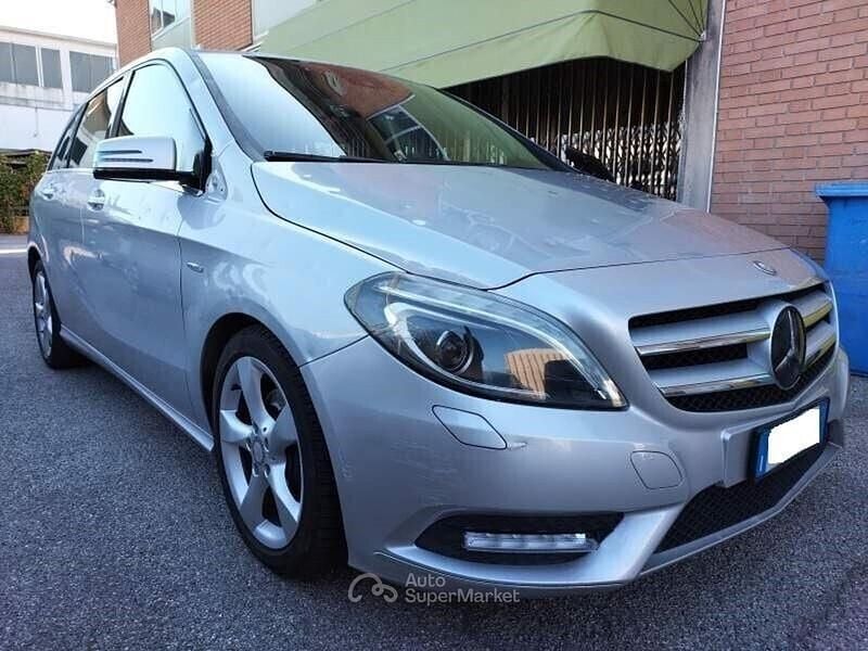 Usata Mercedes B180 Premium 109 CV (80 kW) 2012 Argento Monovolume