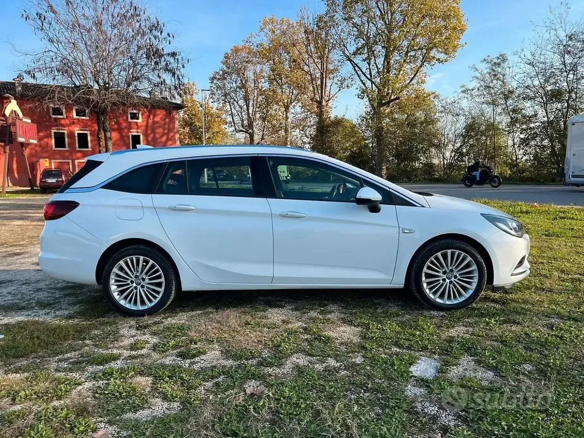 Usata Opel Astra 110 CV (80 kW) 2017 Bianco Station wagon