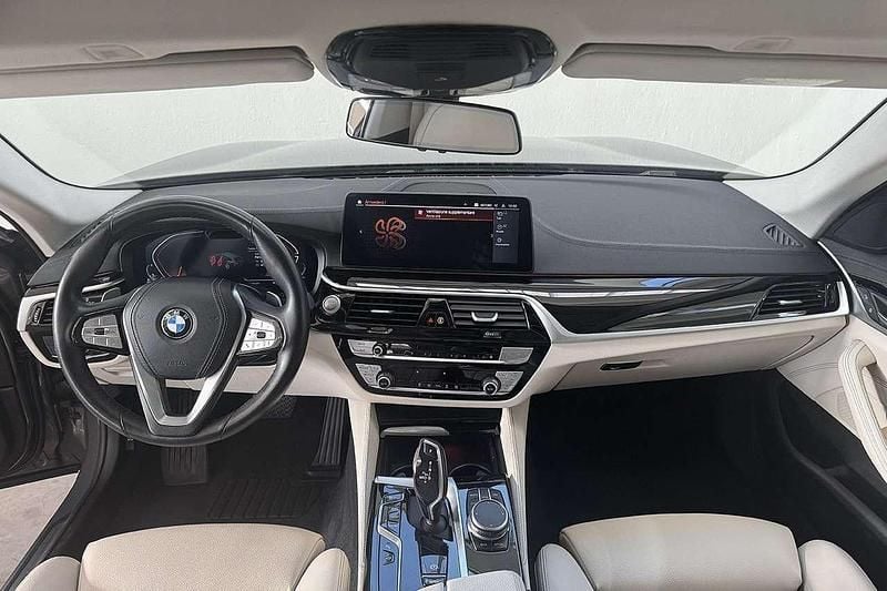 Usata BMW 530 Luxury Line 249 CV (183 kW) 2022 Alvit grey metallizzato Station wagon