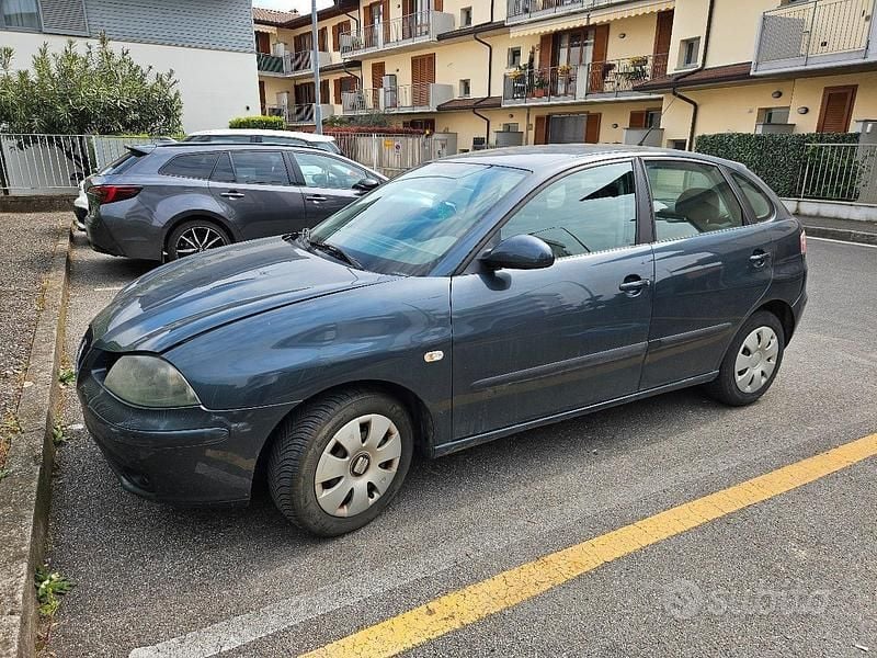 Usata Seat Ibiza Stylance 75 CV (55 kW) 2004 Grigio Utilitaria