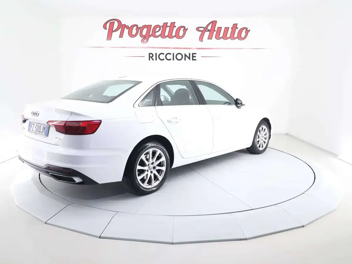 Usata Audi A4 Business 190 CV (139 kW) 2019 Bianco ibis Berlina