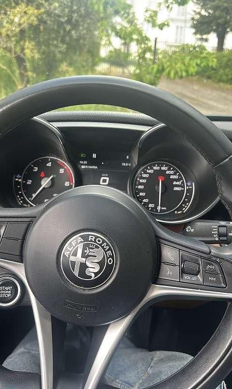 Usata Alfa Romeo Giulia Business 150 CV (110 kW) 2016 Berlina