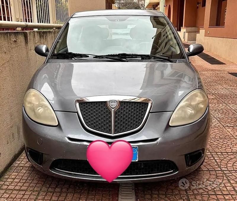Usata Lancia Ypsilon 75 CV (55 kW) 2008 Blu Utilitaria
