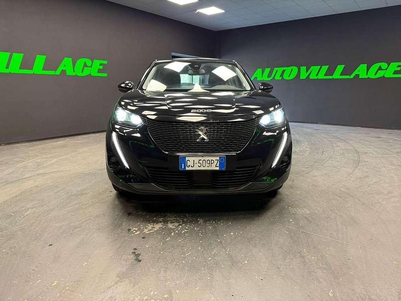 Begagnad Peugeot 2008 Active 110 HK (80 kW) 2022 Svart SUV