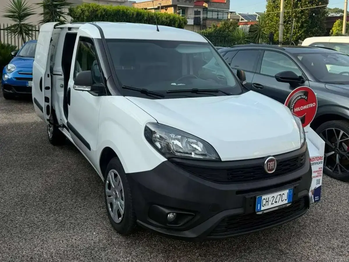 Usata Fiat Doblò Easy 105 CV (77 kW) 2021 Bianco Monovolume