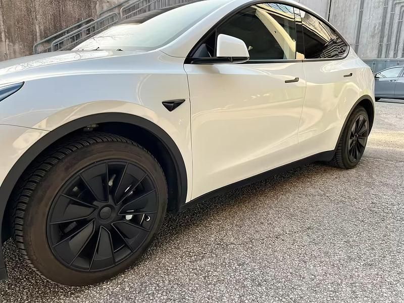 Usata Tesla Model Y 378 kW (514 CV) 2023 Bianco SUV
