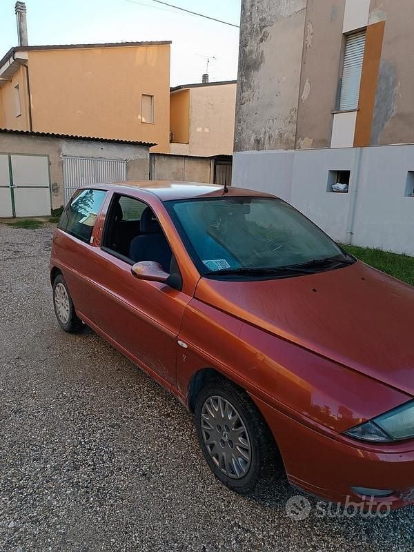 Usata Lancia Ypsilon 2002 Rosso Utilitaria
