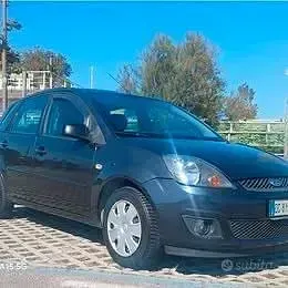 Usata Ford Fiesta 68 CV (50 kW) 2007 Grigio Utilitaria