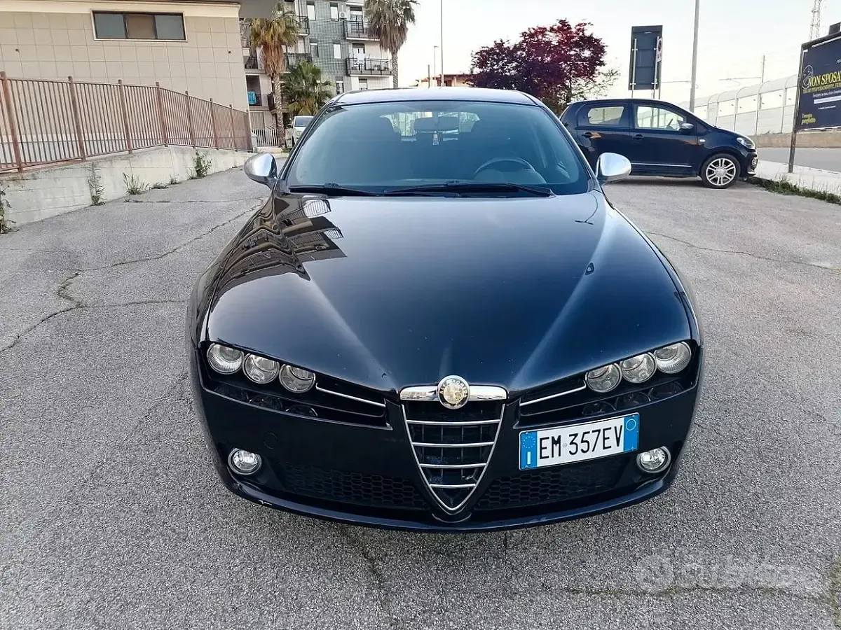 Usata Alfa Romeo 159 170 CV (125 kW) 2012 Nero Station wagon
