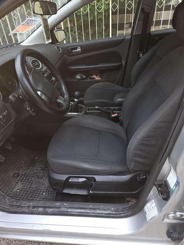 Usata Ford Focus 90 CV (66 kW) 2006 Argento Berlina