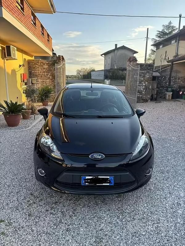 Usata Ford Fiesta 96 CV (70 kW) 2013 Utilitaria
