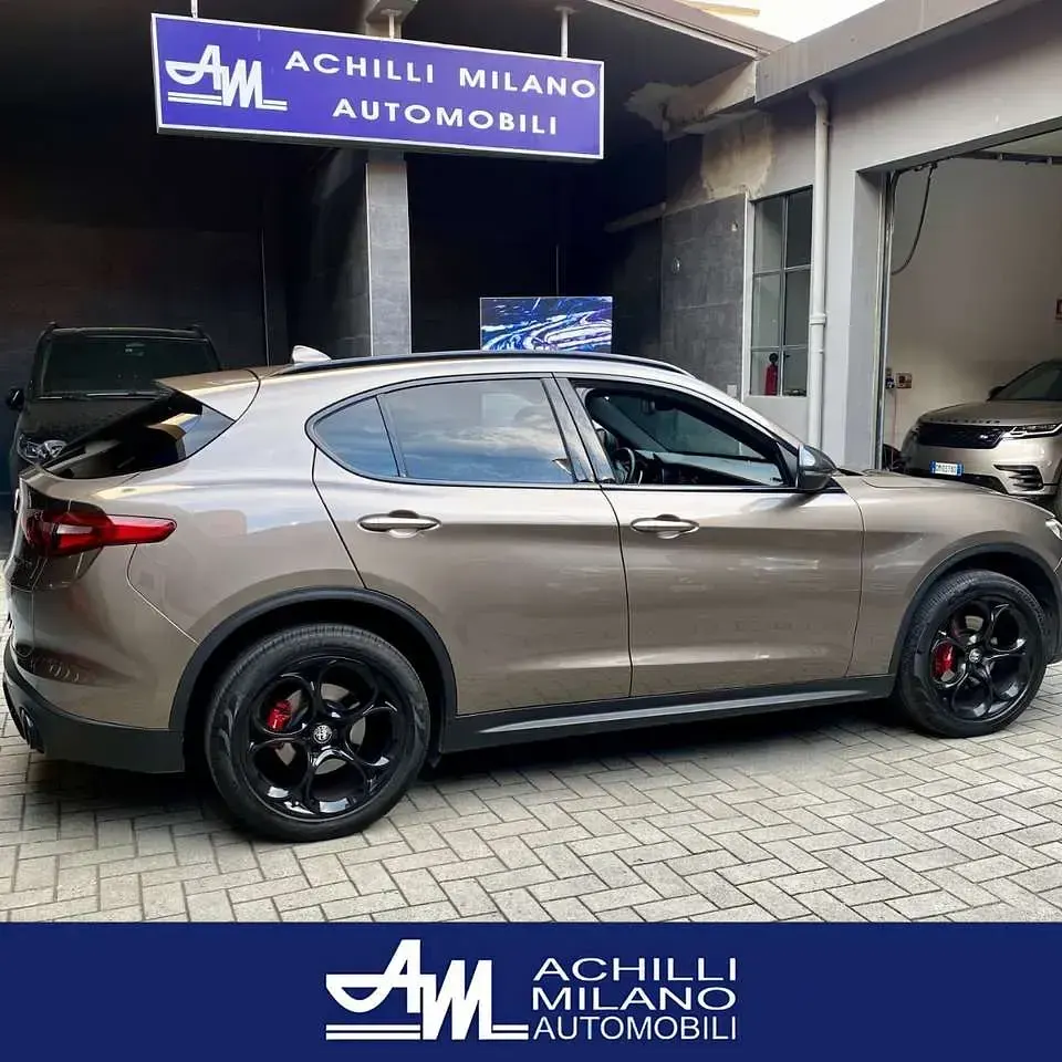 Usata Alfa Romeo Stelvio Executive 280 CV (205 kW) 2019 Sabbia SUV