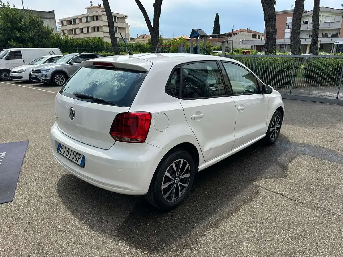 Usata VW Polo Comfortline 69 CV (50 kW) 2011 Bianco Utilitaria